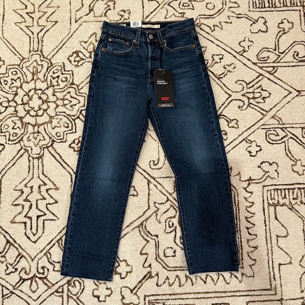 Levi’s Wedgie Straight